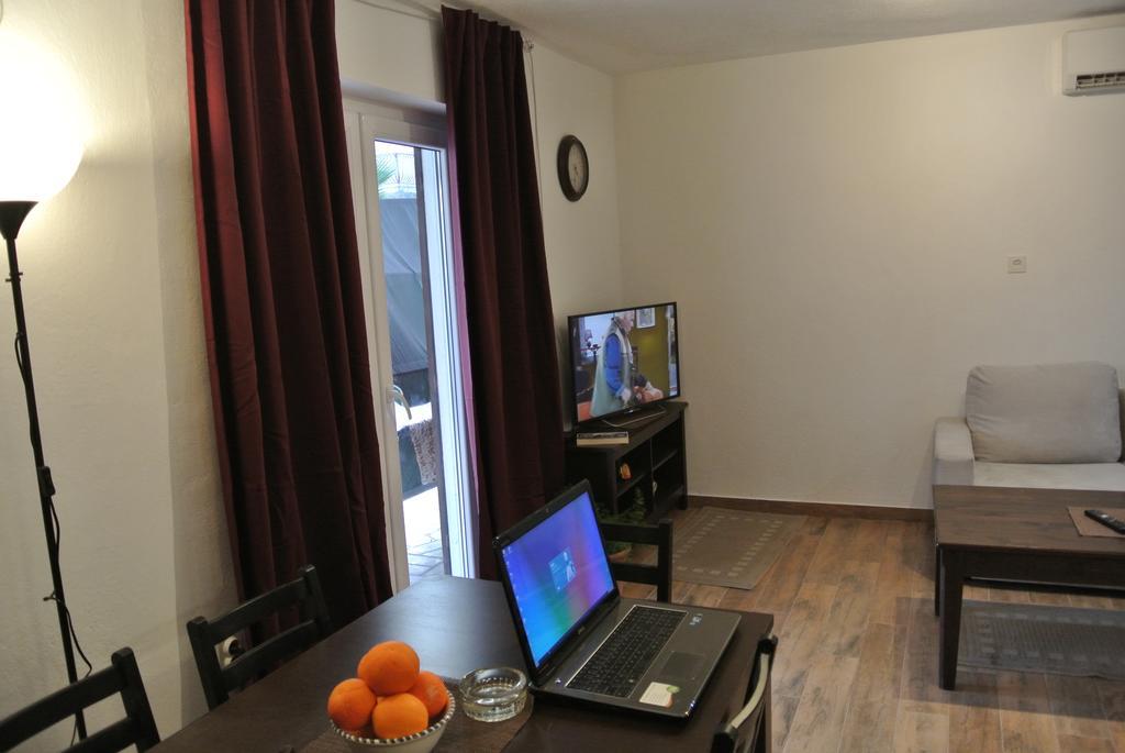 Apartments Priko Stari Grad  Rum bild
