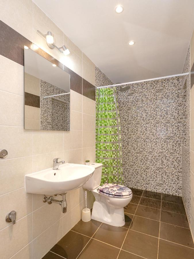 Apartments Priko Stari Grad  Rum bild